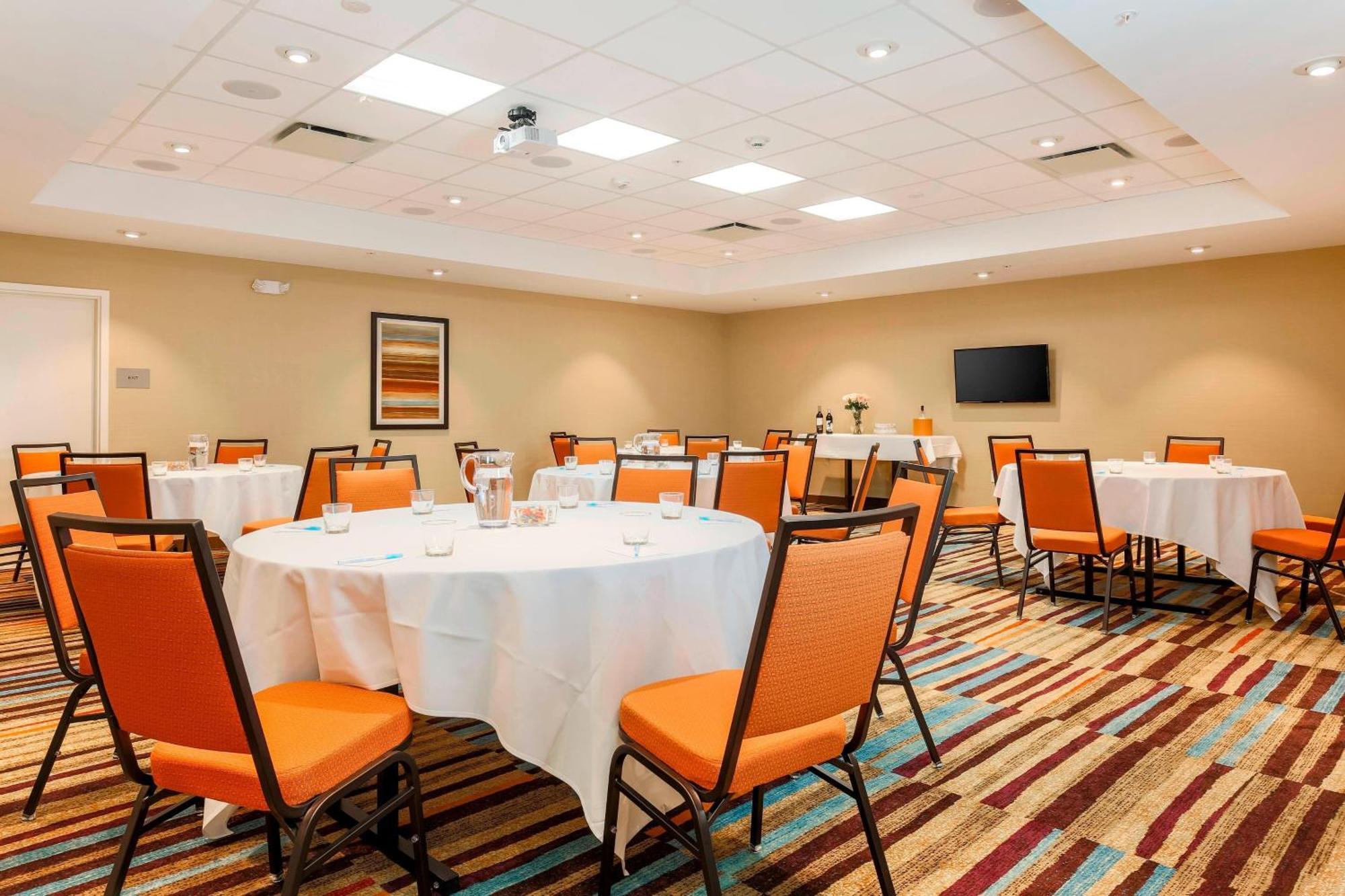 Fairfield Inn & Suites By Marriott Decatur At Decatur Conference Center Екстериор снимка